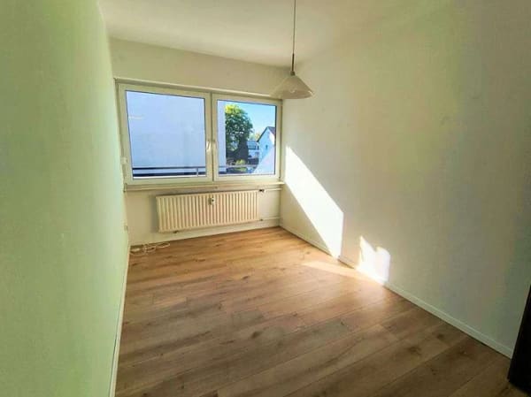 Immobilie in Eichenau - BEZUGSFREI, Westbalkon, ruhige Sackgasse! - Bild 3