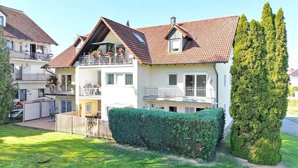 Immobilie in Pocking - Großzügiges Wohnen mit Blick ins Grüne – Freie 2-Zimmer-Eigentumswohnung mit Balkon und Tiefgaragens - Bild 2