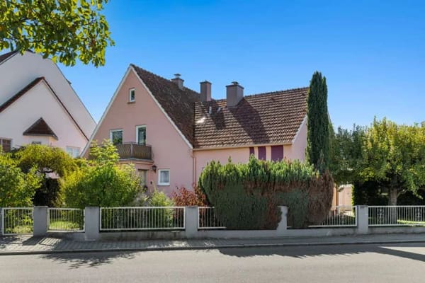 Immobilie in Illertissen - Charmantes, freistehendes Wohnhaus – bereit für Ihre Ideen - Bild 1