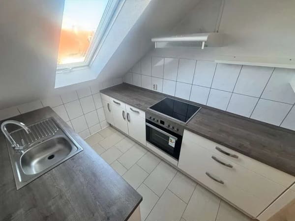 Immobilie in Ehningen - Attraktiv geschnittene 3-Zimmer-Wohnung mit Balkon, Einbauküche und Stellplatz - Bild 4