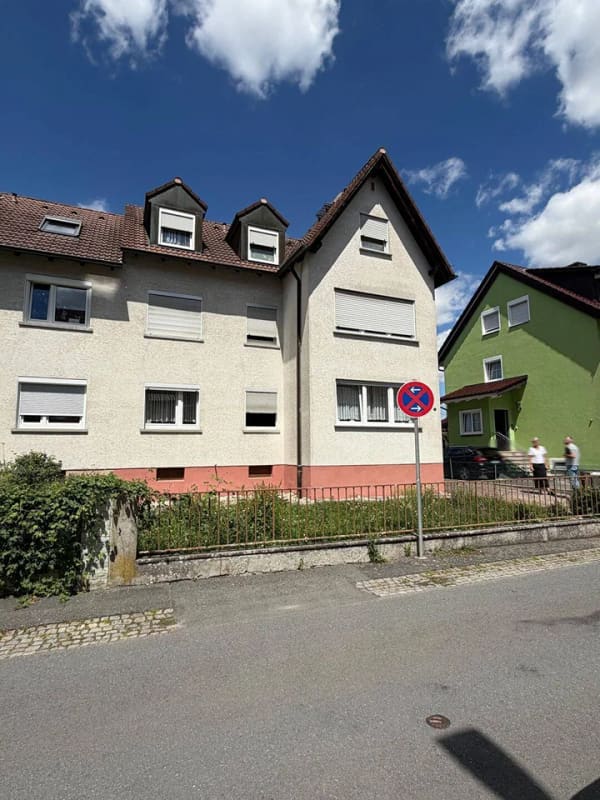 Immobilie in Memmelsdorf - Geräumiges Familienhaus mit Potenzial zur Renovierung in Memmelsdorf - Bild 0