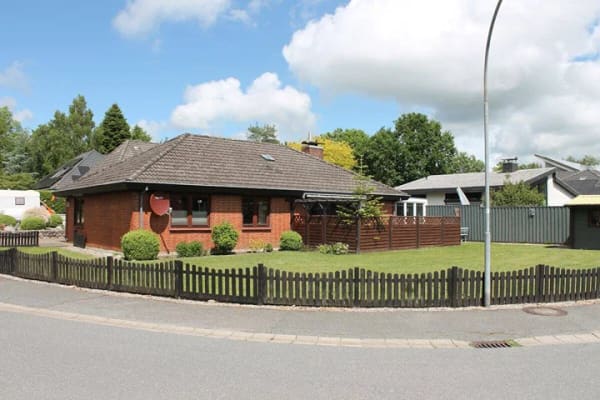 Immobilie in Breklum - Bungalow-Klassiker am ruhigen Ortsrand - Bild 0