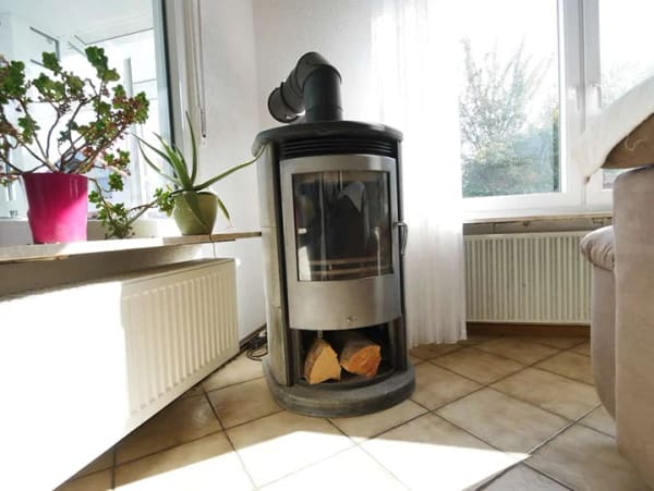Immobilie in Erlenbach am Main - Freistehendes Einfamilienhaus mit Einliegerwohnung im Ortsteil Steit - Bild 2