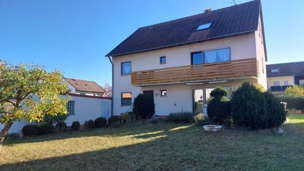 Immobilie in Eckental - Gepflegtes 2-Parteienhaus in Eckental - Eckenhaid mit erheblicher Ausbaureserve im Dachgeschoss  - Bild 0