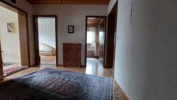 Immobilie in Eckental - Gepflegtes 2-Parteienhaus in Eckental - Eckenhaid mit erheblicher Ausbaureserve im Dachgeschoss  - Bild 1