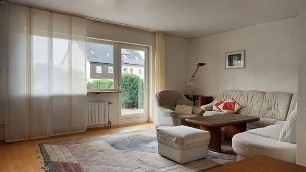 Immobilie in Eckental - Gepflegtes 2-Parteienhaus in Eckental - Eckenhaid mit erheblicher Ausbaureserve im Dachgeschoss  - Bild 2