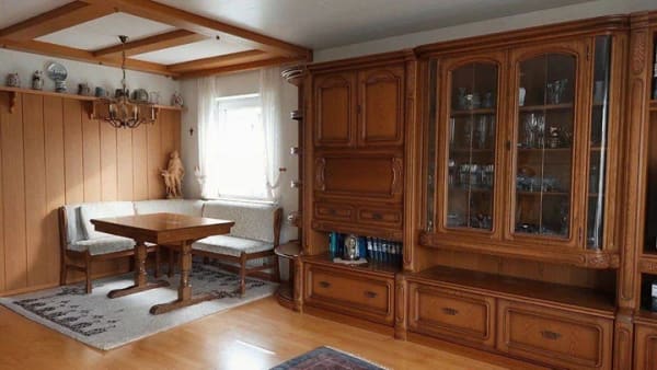 Immobilie in Eckental - Gepflegtes 2-Parteienhaus in Eckental - Eckenhaid mit erheblicher Ausbaureserve im Dachgeschoss  - Bild 3