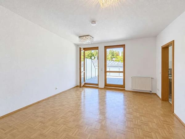 Immobilie in Tegernheim - Kleines Zuhause, große Terrasse – 1,5 Einzimmerwohnung mit Blick ins Grüne - Bild 3