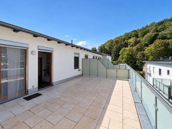 Immobilie in Tegernheim - Wohnen am Waldrand – zwei Zimmer und eine Dachterrasse zum Verlieben - Bild 2