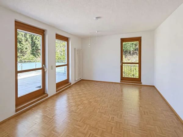 Immobilie in Tegernheim - Wohnen am Waldrand – zwei Zimmer und eine Dachterrasse zum Verlieben - Bild 3