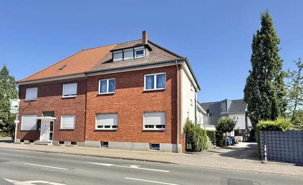 Immobilie in Ennigerloh - Kernsanierte Doppelhaushälfte mit zwei Wohneinheiten und flexiblem Raumkonzept in Ennigerloh - Bild 0