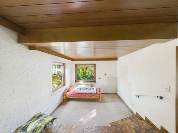Immobilie in Baiersbronn - MFH: Aufteiler aufgepasst! 3 x 3 Zimmer-Whg., gute Lage, Ausbaupotential, Balkon, Aussicht, Terrasse - Bild 2