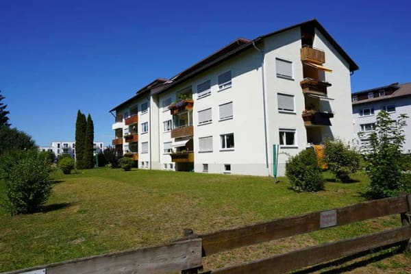 Immobilie in Isny im Allgäu - Möbelierte 3 Zi DG Wohnung in Isny  wahlweise ohne oder mit  Garage - Bild 0