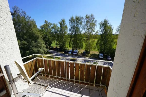 Immobilie in Isny im Allgäu - Möbelierte 3 Zi DG Wohnung in Isny  wahlweise ohne oder mit  Garage - Bild 1