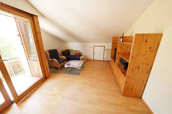Immobilie in Isny im Allgäu - Möbelierte 3 Zi DG Wohnung in Isny  wahlweise ohne oder mit  Garage - Bild 3