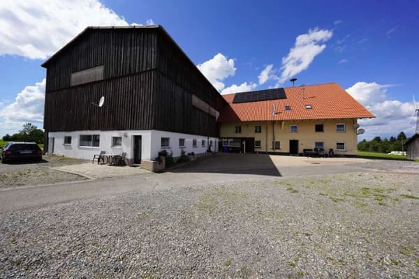 Immobilie in Altusried - Bauernhaus mit Entwicklungspotential mit viel Wohn- und Nutzflächen - Bild 2