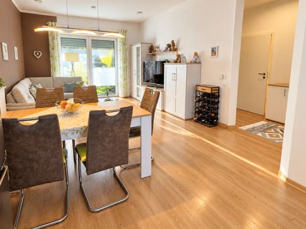 Immobilie in Dörpen - +++ Bungalow-DHH, KfW 70, DG ausbaubar, ruhige Stadtrand-Lage, Garten Südseite !+++ - Bild 1