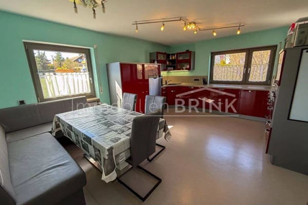 Immobilie in Markt Erlbach - Neue Preischance! Viel Raum für Familie, Arbeiten und gemeinsame Momente:  Einfamilienhaus mit Einliegerwohnung, Keller, Garten, Doppelgarage - Bild 3