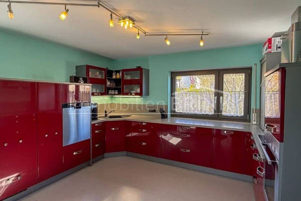 Immobilie in Markt Erlbach - Neue Preischance! Viel Raum für Familie, Arbeiten und gemeinsame Momente:  Einfamilienhaus mit Einliegerwohnung, Keller, Garten, Doppelgarage - Bild 4