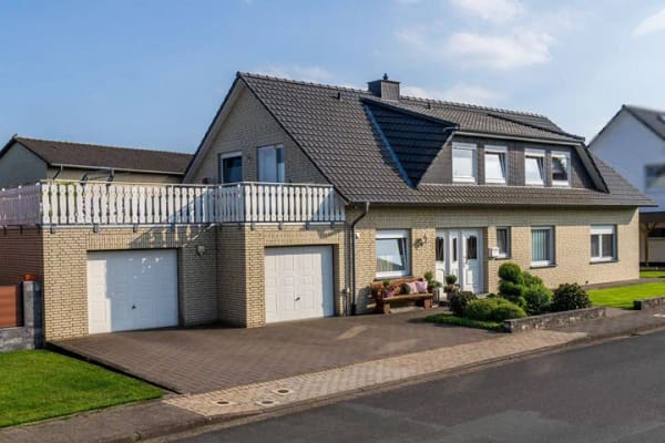 Immobilie in Damme - Großzügiges Zweifamilienhaus in begehrter Wohnlage -  Wohnen mit vielseitigen Nutzungsmöglichkeiten - Bild 2