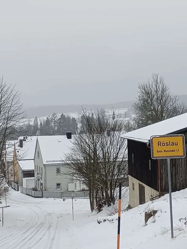 Immobilie in Röslau - Doppelhaushälfte Haus in Röslau: 130 m² Wohnfläche für Ihre Ideen - Bild 0