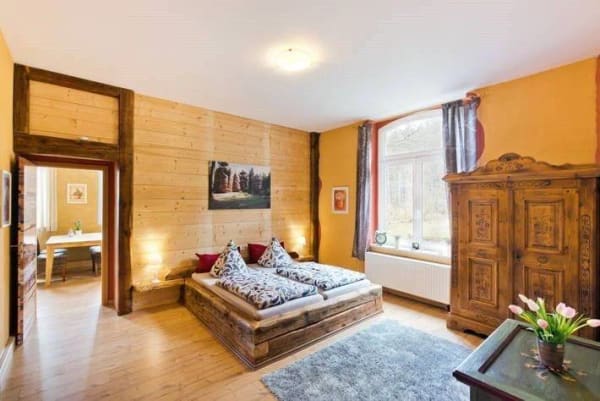 Immobilie in Oybin - Hochwertiges Anwesen mit Villa, Ferienhaus und Igluhuts - Bild 3