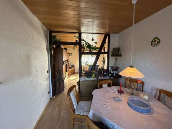 Immobilie in Schladen-Werla - Solides Einfamilienhaus mit Nebengebäude kleinem Vorgarten in Schladen - Bild 4
