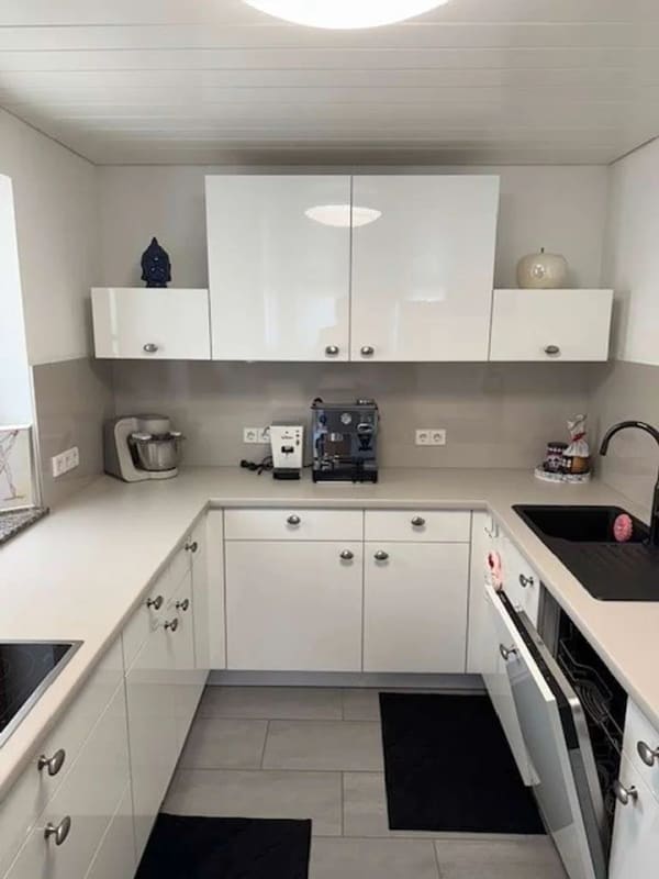 Immobilie in Ofterdingen - Günstige 3-Zi.-OG-ETW mit Terrasse, Garage, PKW-Stellplatz, Einbauküche, Wärmepumpe+Solar, u.v.m. - Bild 2