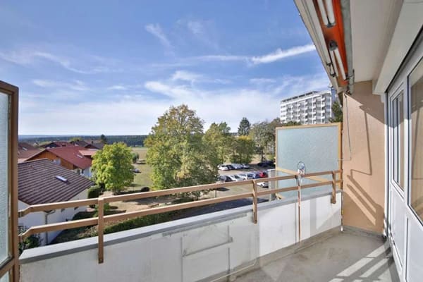 Immobilie in Altensteig - Ihre kleine Auszeit im Schwarzwald – 2 Zimmer mit Balkon und herrlicher Aussicht - Bild 0
