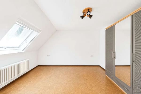 Immobilie in Herbolzheim - Geräumige 3 Zimmer DG Wohnung mit Ausbaupotential im Dachboden - Bild 2