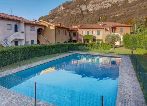 Immobilie in Wensin - Renovierte Apartment mit Seeblick, Privatgarten, Pools & Garage in Lierna - Bild 2