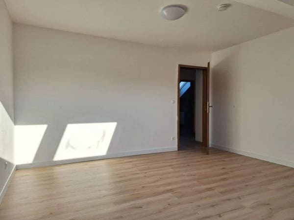 Immobilie in Beratzhausen - 3,5 Zimmer Wohnung mit Balkon und Garten - Bild 3