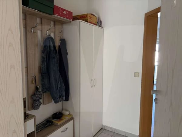 Immobilie in Oettingen i.Bay. - Gepflegte 2-Zimmer-Wohnung mit Tiefgaragenstellplatz in ruhiger Wohnlage in Oettingen - Bild 1