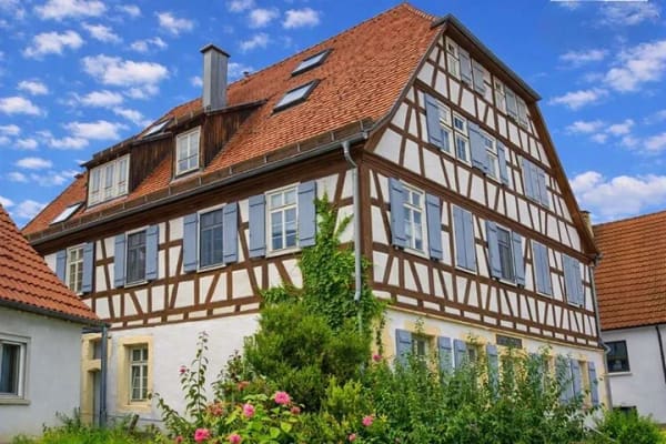 Immobilie in Hessigheim - Für Immobiliensammler oder als Einsteigerwohnung: Helle 2-Zimmer-Wohnung in Hessigheim mit Stellpla - Bild 2