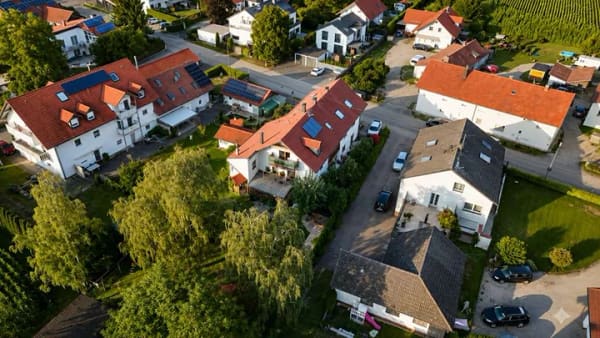 Immobilie in Moosinning - Familienwohnung mit außergewöhnlichem Platzangebot und vielseitigem Hobbybereich - Bild 1