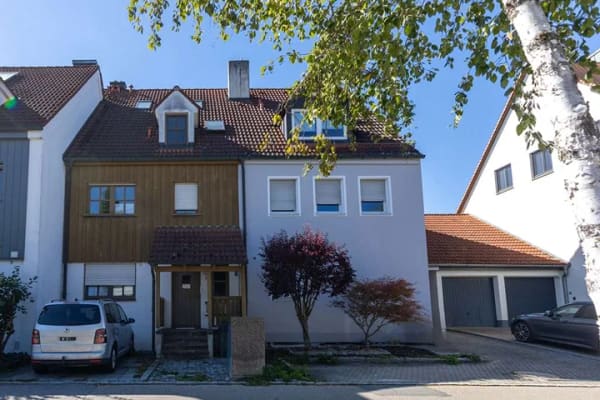 Immobilie in Markt Indersdorf - 4-Zimmer-ETW mit Wintergarten, Balkon, ausgebautem Dachspitz und großem Keller in Markt Indersdorf! - Bild 1