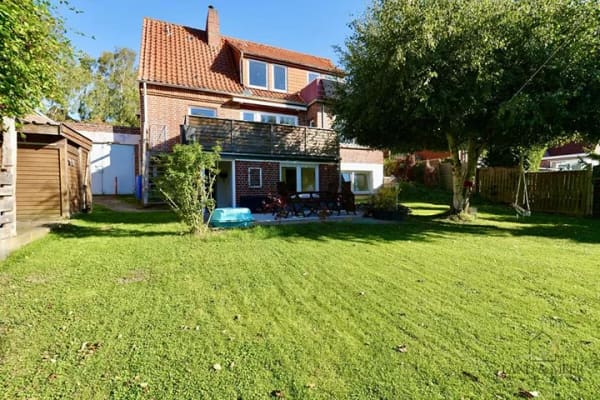 Immobilie in Oldenburg in Holstein - Ostseenahes Einfamilienhaus mit 130 m² Wohnfläche, Gartengeschoss & großem Garten - Bild 3
