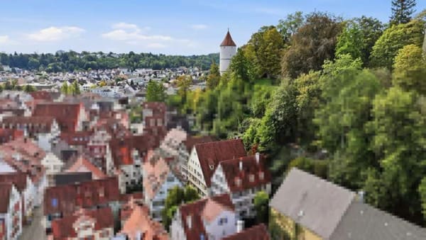 Immobilie in Biberach an der Riß - Großzügige Innenstadtwohnung auf zwei Ebenen zum Renovieren in Biberach-Weberberg - Bild 0