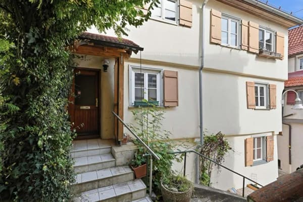 Immobilie in Biberach an der Riß - Großzügige Innenstadtwohnung auf zwei Ebenen zum Renovieren in Biberach-Weberberg - Bild 1