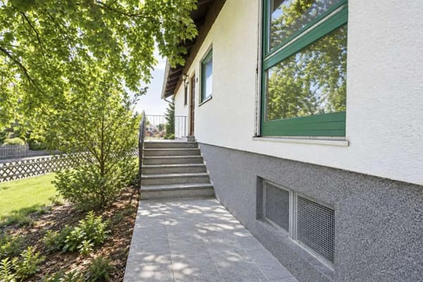 Immobilie in Adlkofen - Selbermachen lohnt sich-Raum für Ihre Ideen: 
Renovierungsbedürftiges EFH im Erbbaurecht in Adlkofe - Bild 3