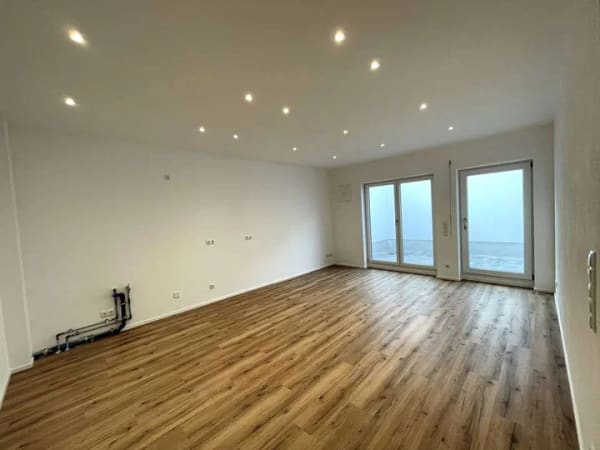 Immobilie in Forstern - Moderne 3-Zimmer-Souterrain-Wohnung mit Terrasse, provisionsfrei - Bild 2