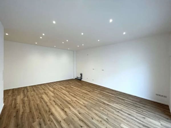 Immobilie in Forstern - Moderne 3-Zimmer-Souterrain-Wohnung mit Terrasse, provisionsfrei - Bild 3