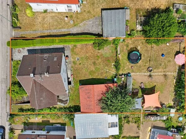 Immobilie in Gessertshausen - ***EIN- BZW. ZWEIFAMILIENHAUS MIT XL GRUNDSTÜCK + 3 GARAGEN + EBK*** - Bild 1