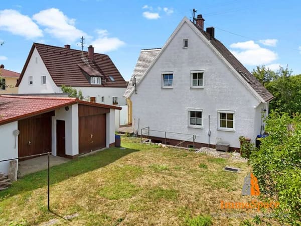 Immobilie in Gessertshausen - ***EIN- BZW. ZWEIFAMILIENHAUS MIT XL GRUNDSTÜCK + 3 GARAGEN + EBK*** - Bild 3
