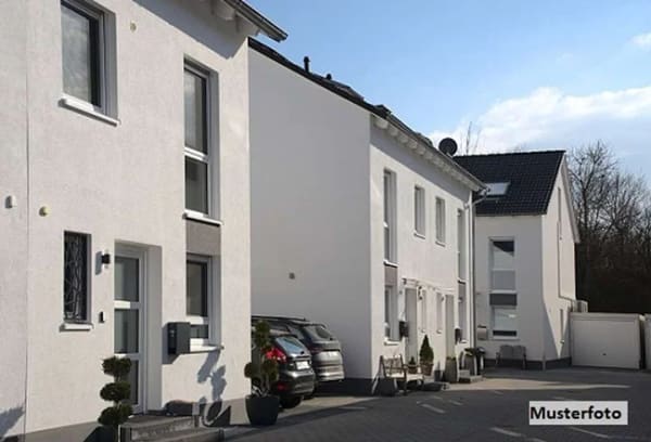 Immobilie in Burglengenfeld - 2-Familienhaus – ruhig gelegen und dennoch gut angebunden - Bild 0