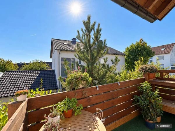 Immobilie in Estenfeld - Drei Zimmer mit Südbalkon- Gepflegte Eigentumswohnung mit  Stellplatz und Kellerraum in ruhiger Lage - Bild 0