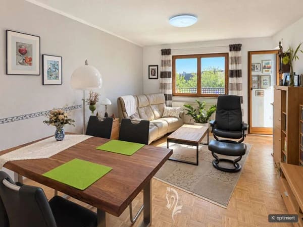 Immobilie in Estenfeld - Drei Zimmer mit Südbalkon- Gepflegte Eigentumswohnung mit  Stellplatz und Kellerraum in ruhiger Lage - Bild 1