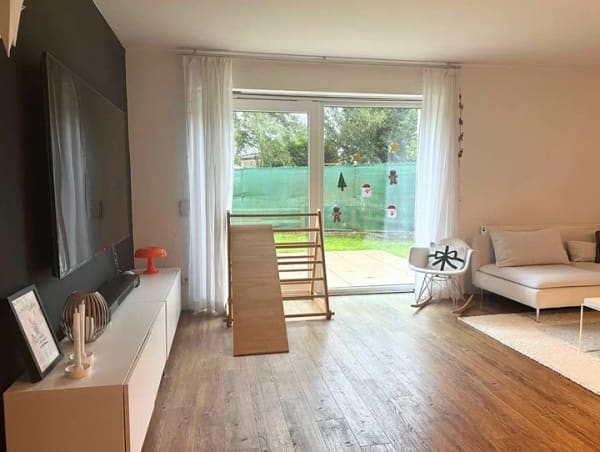 Immobilie in Erzhausen - EIN HAUS VOLLER MÖGLICHKEITEN: Großzügiges Wohnen, vermietete Gartenwohnung, eigene Einfahrt & mehr! - Bild 2