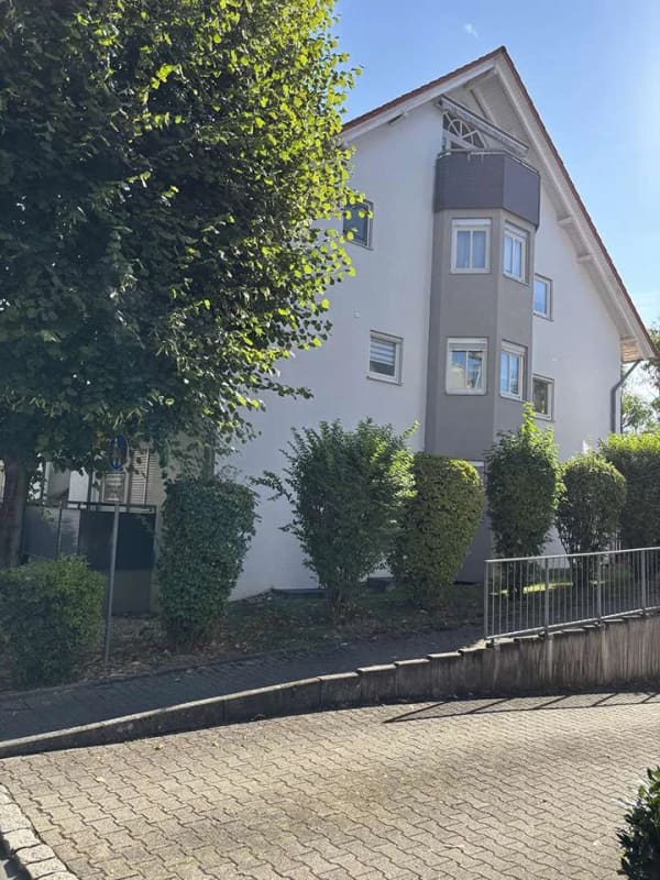 Immobilie in Weinsberg - Ruhig wohnen in Weinsberg - 3 Zimmer-Wohnung mit Balkon, Terrasse & zwei Stellplätze - Bild 0