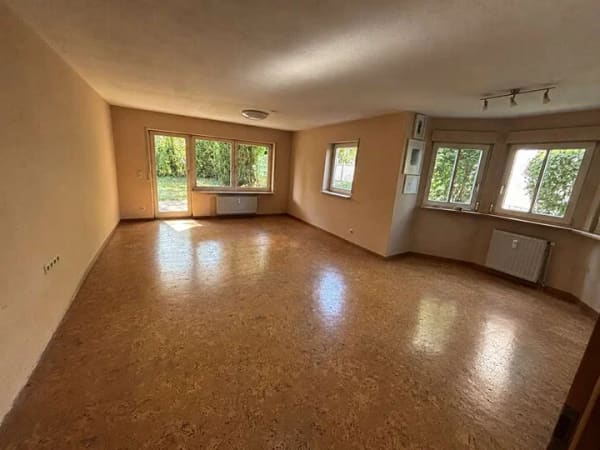 Immobilie in Weinsberg - Ruhig wohnen in Weinsberg - 3 Zimmer-Wohnung mit Balkon, Terrasse & zwei Stellplätze - Bild 2